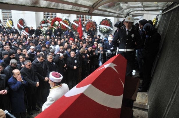 Şehit polis son yolculuğuna uğurlandı 35