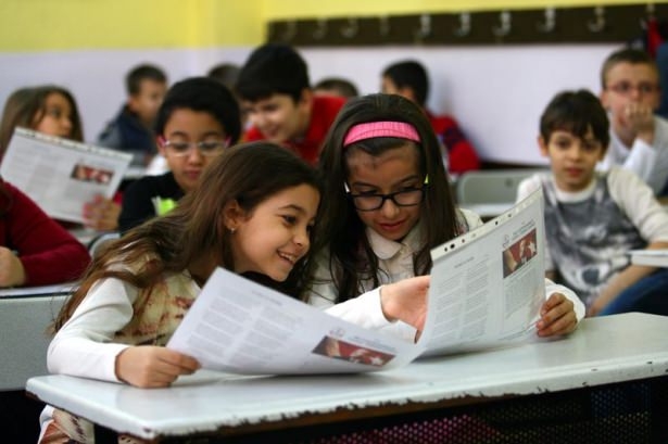 Diriliş Ertuğrul ekibi karne dağıttı 13