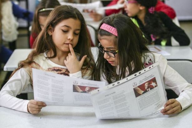 Diriliş Ertuğrul ekibi karne dağıttı 14