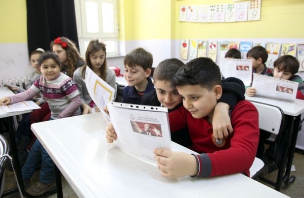 Diriliş Ertuğrul ekibi karne dağıttı 16