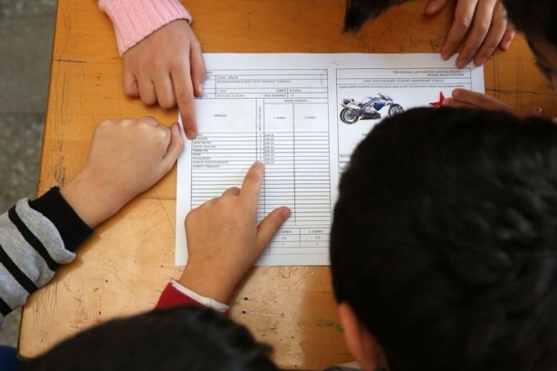 Diriliş Ertuğrul ekibi karne dağıttı 22