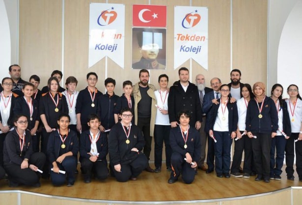 Diriliş Ertuğrul ekibi karne dağıttı 4