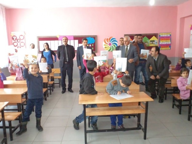 Diriliş Ertuğrul ekibi karne dağıttı 66