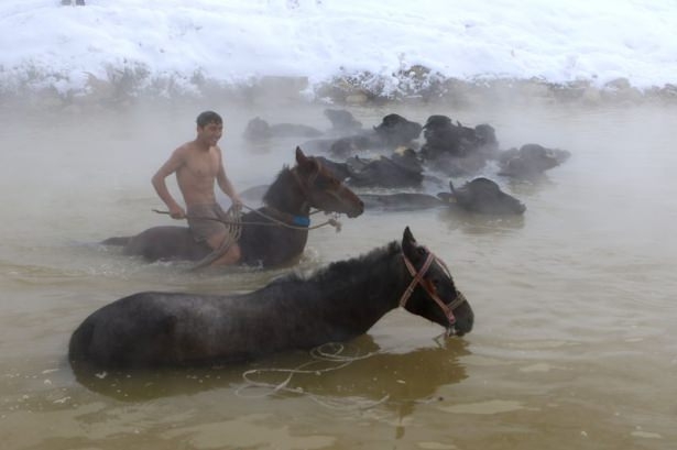 Dondurucu soğukta kaplıca keyfi 3