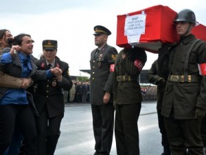 Şehit asker son yolculuğuna uğurlandı