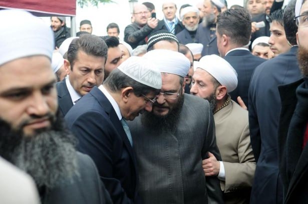 Davutoğlu, Ustaosmanoğlu'nun cenazesinde 3