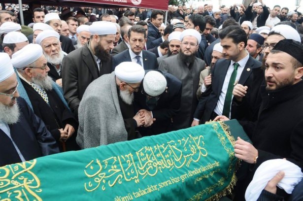Davutoğlu, Ustaosmanoğlu'nun cenazesinde 4