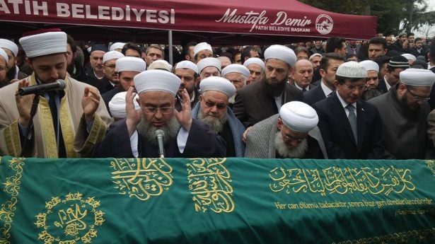 Davutoğlu, Ustaosmanoğlu'nun cenazesinde 6