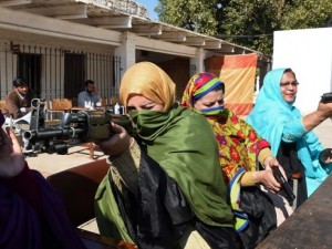 Kadın öğretmenlere silah eğitimi