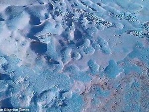 Rusya'da 'mavi kar' görenleri şaşırttı