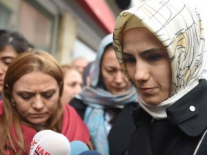 Erdoğan'ın kızları Özgecan'ın evinde