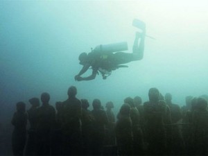 Denizin dibinde ürkütücü manzara