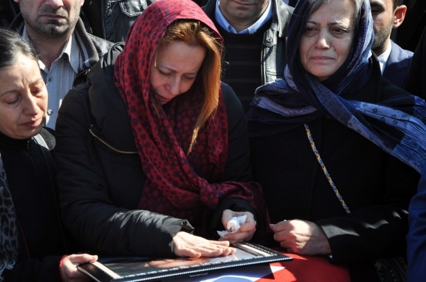 Fırat Çakıroğlu son yolculuğuna uğurlandı 10