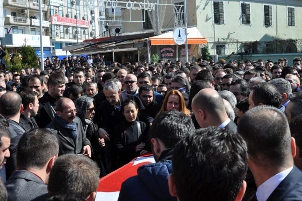 Fırat Çakıroğlu son yolculuğuna uğurlandı 11