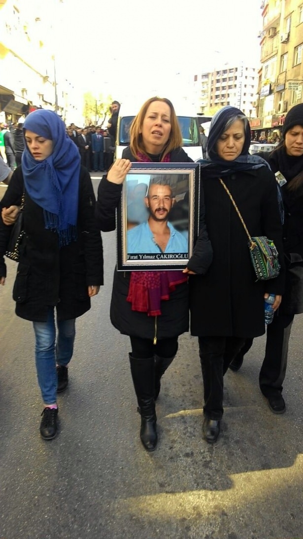 Fırat Çakıroğlu son yolculuğuna uğurlandı 9