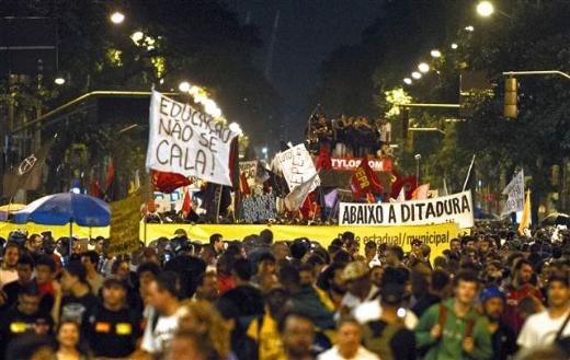 Brezilya'da öğretmen protestosu olaylı geçti 18