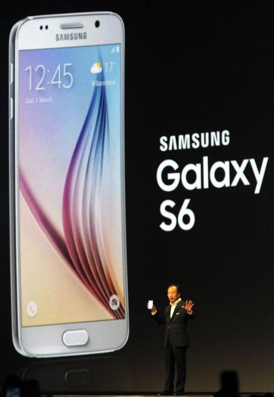 Samsung bombayı patlattı! İşte Galaxy S6 12
