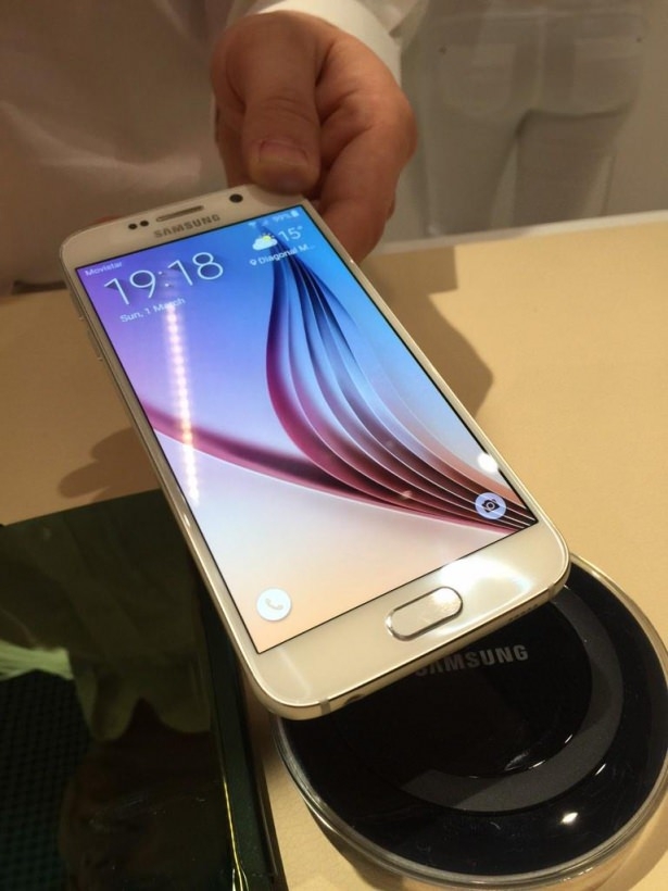 Samsung bombayı patlattı! İşte Galaxy S6 17