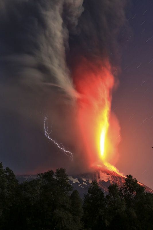 Şili'de volkan patladı 4