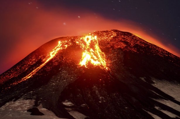 Şili'de volkan patladı 7