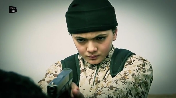 IŞİD rehineyi 10 yaşındaki çocuğa infaz ettirdi 2