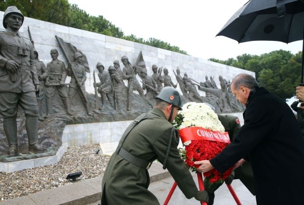 Erdoğan, Çanakkale Şehitliği'nde dua etti 1