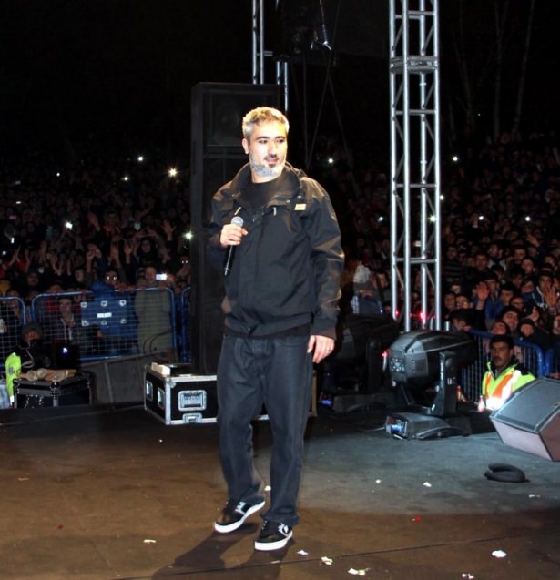 Ünlüler Kayahan'ın ardından ne dedi? 6