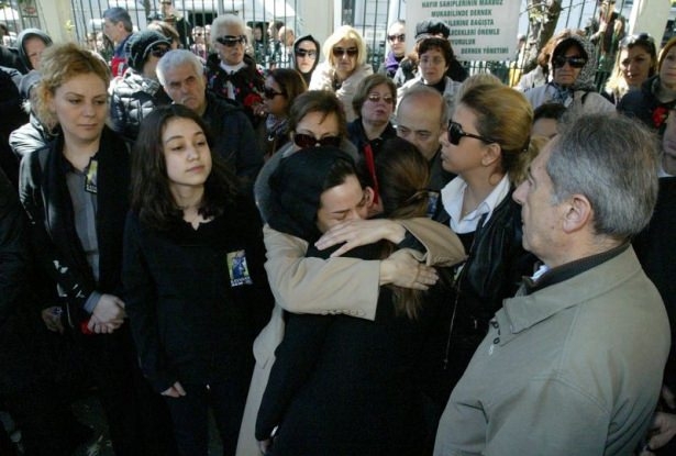 Erdoğan ve ünlü isimlerden Kayahan'a son görev 11