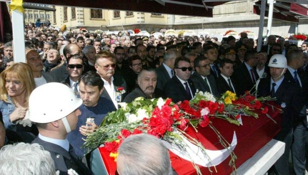 Erdoğan ve ünlü isimlerden Kayahan'a son görev 14