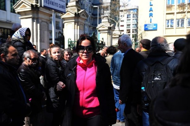 Erdoğan ve ünlü isimlerden Kayahan'a son görev 16