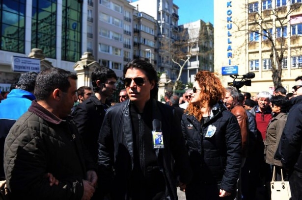 Erdoğan ve ünlü isimlerden Kayahan'a son görev 24