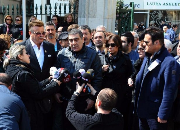 Erdoğan ve ünlü isimlerden Kayahan'a son görev 25