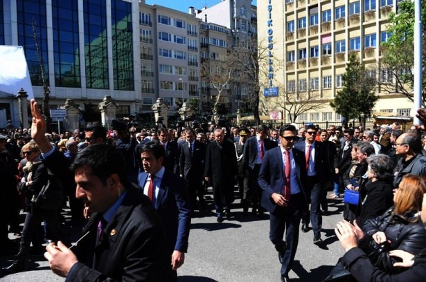 Erdoğan ve ünlü isimlerden Kayahan'a son görev 27