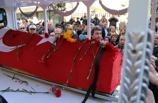 Erdoğan ve ünlü isimlerden Kayahan'a son görev 39