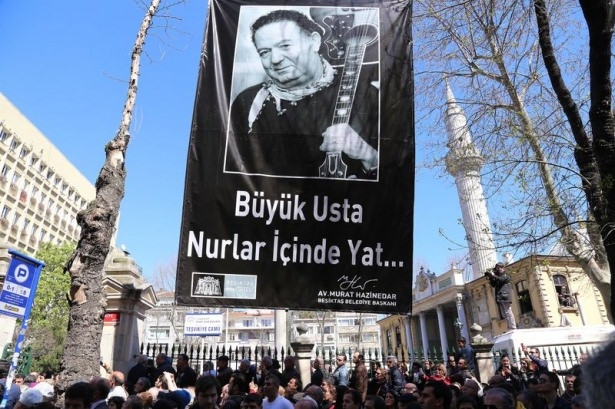 Erdoğan ve ünlü isimlerden Kayahan'a son görev 53