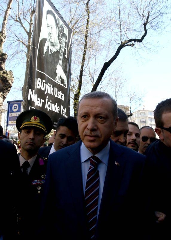 Erdoğan ve ünlü isimlerden Kayahan'a son görev 6