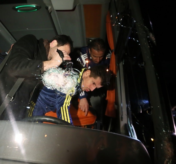 F.Bahçe kafilesine Trabzon'da silahlı saldırı 10