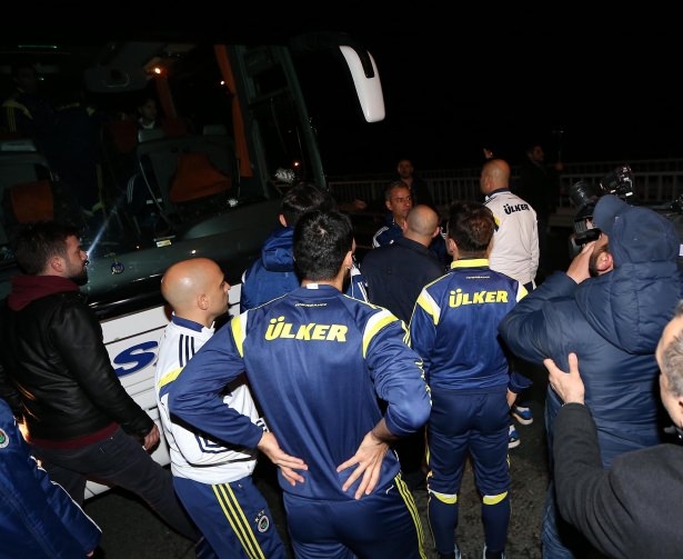 F.Bahçe kafilesine Trabzon'da silahlı saldırı 11