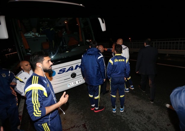 F.Bahçe kafilesine Trabzon'da silahlı saldırı 13