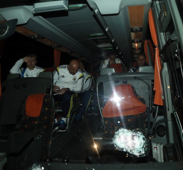 F.Bahçe kafilesine Trabzon'da silahlı saldırı 14