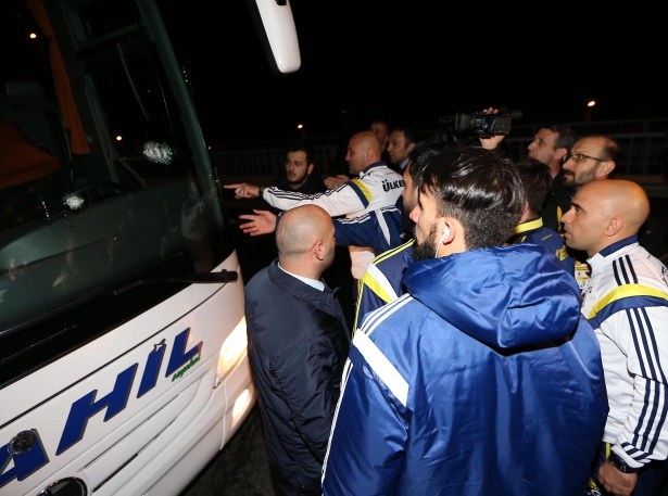 F.Bahçe kafilesine Trabzon'da silahlı saldırı 19