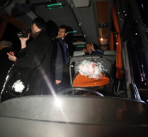 F.Bahçe kafilesine Trabzon'da silahlı saldırı 33