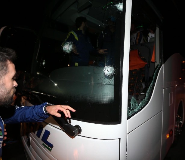 F.Bahçe kafilesine Trabzon'da silahlı saldırı 38