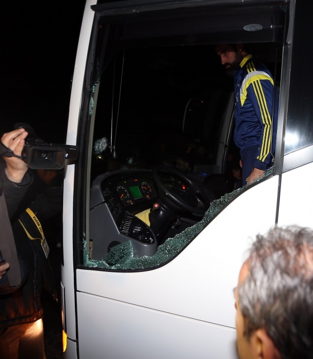 F.Bahçe kafilesine Trabzon'da silahlı saldırı 39