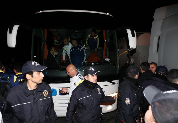 F.Bahçe kafilesine Trabzon'da silahlı saldırı 48