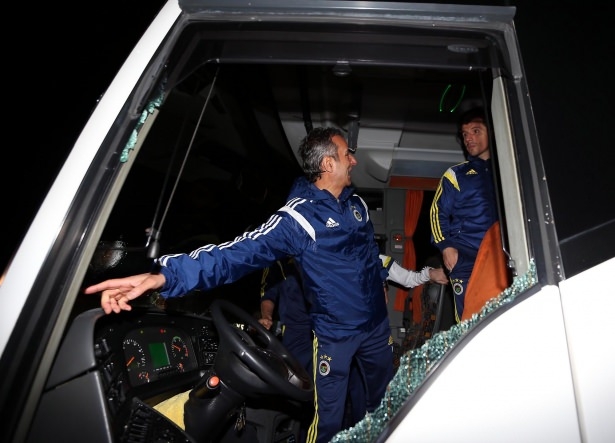 F.Bahçe kafilesine Trabzon'da silahlı saldırı 52