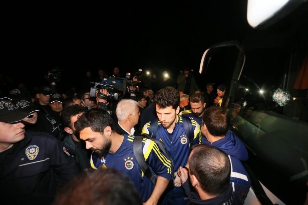 F.Bahçe kafilesine Trabzon'da silahlı saldırı 55