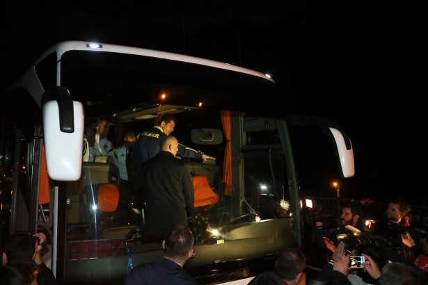 F.Bahçe kafilesine Trabzon'da silahlı saldırı 7