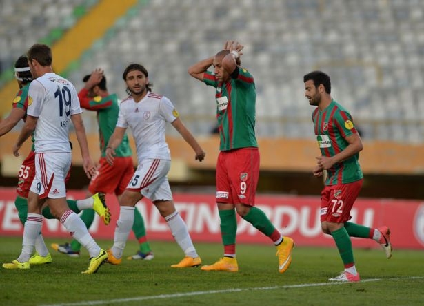 İzmir derbisinde tarihi fark! 10