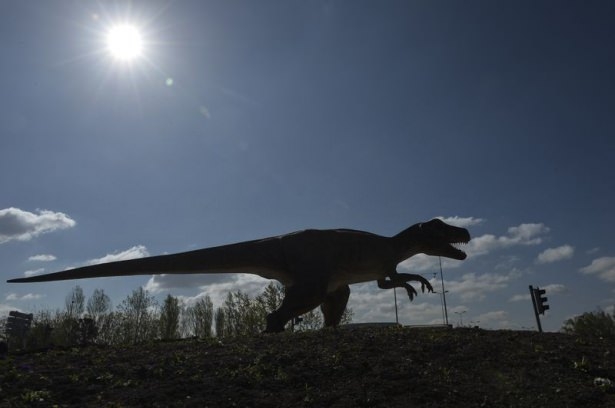 Robot heykeli kaldırıldı, yerine... 14